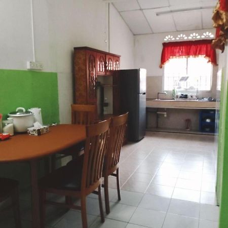 Homestay Ummi Razzin Kuala Kangsar Exteriér fotografie
