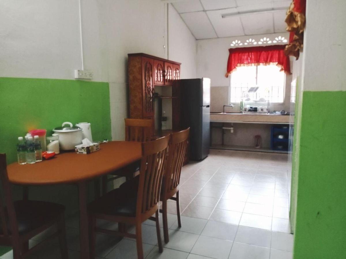 Homestay Ummi Razzin Kuala Kangsar Exteriér fotografie